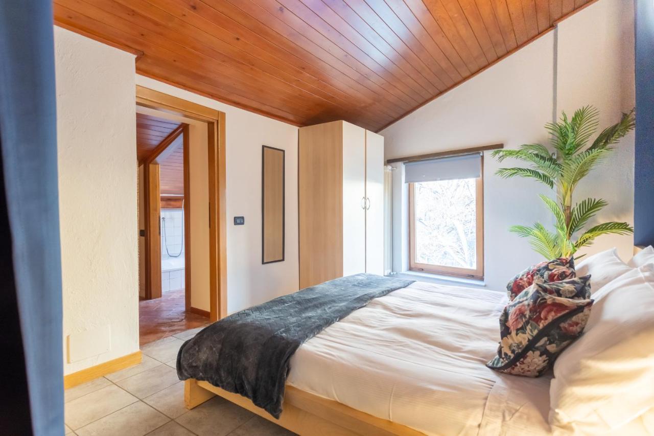 Blue Attic - Historical Como City Center By Rent All Como Exterior foto