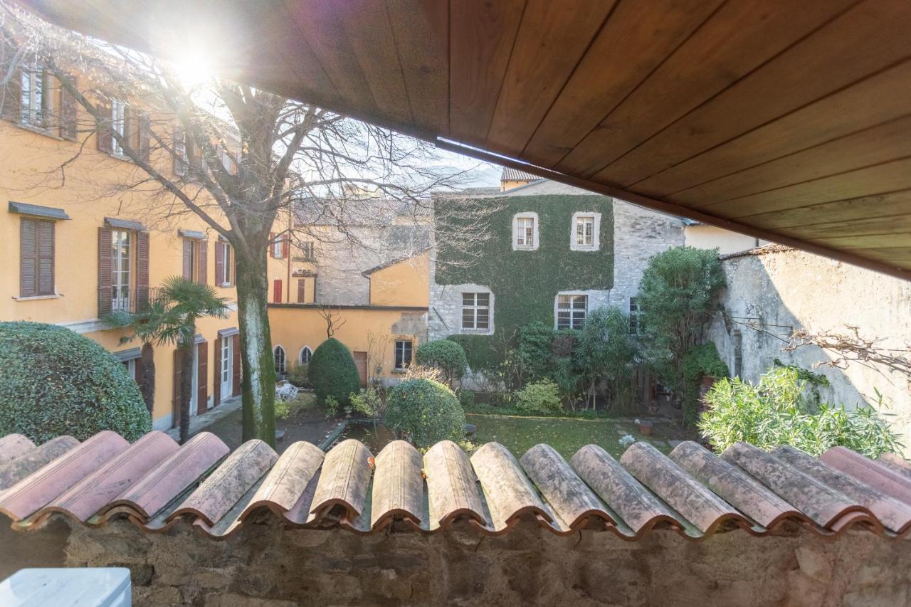 Blue Attic - Historical Como City Center By Rent All Como Exterior foto