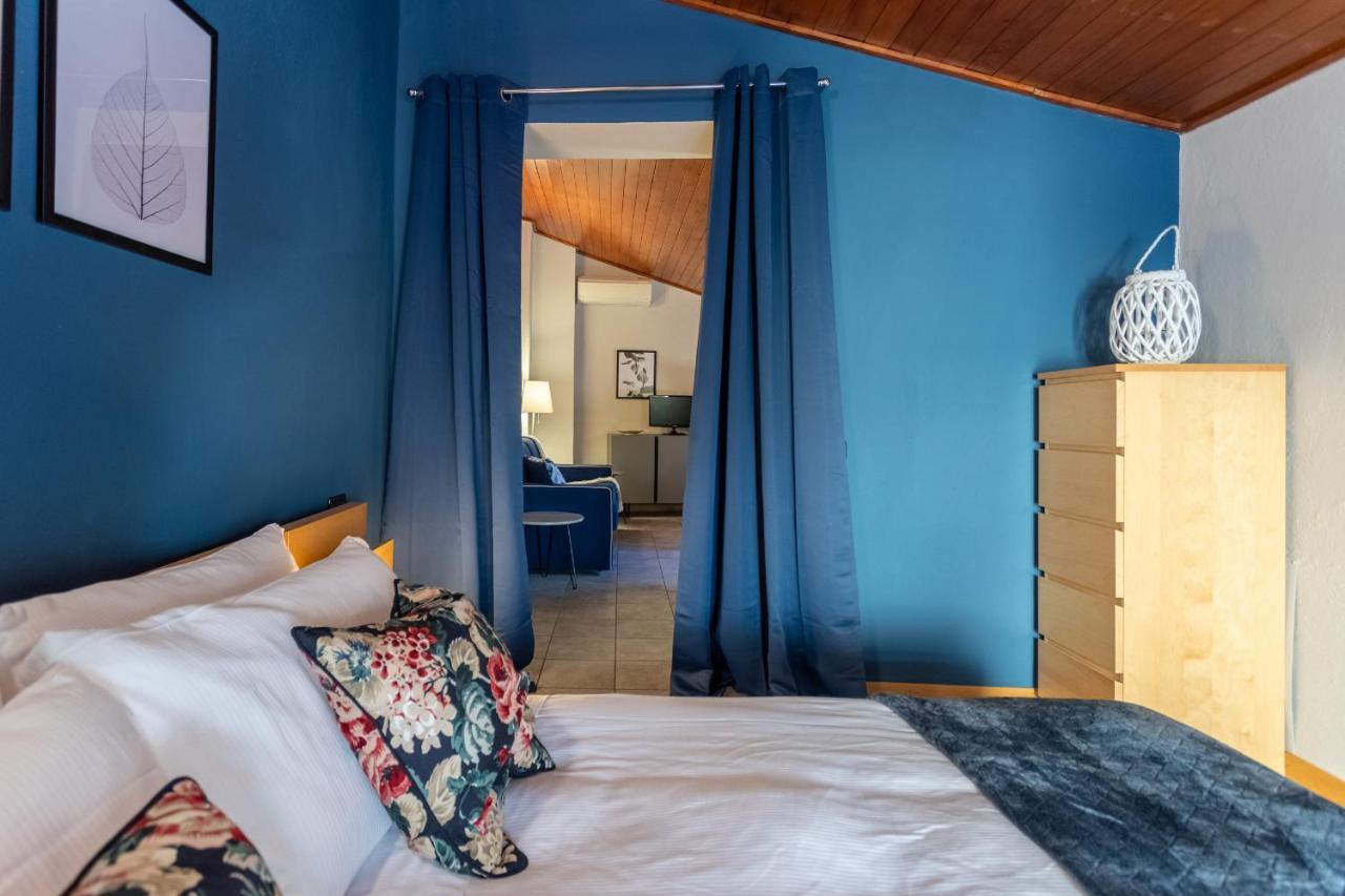 Blue Attic - Historical Como City Center By Rent All Como Exterior foto