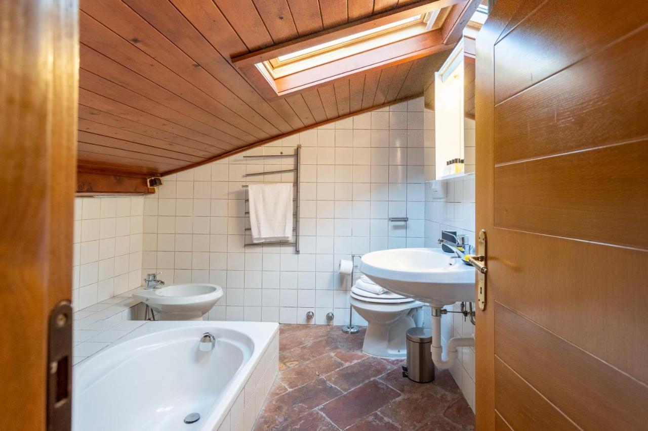 Blue Attic - Historical Como City Center By Rent All Como Exterior foto