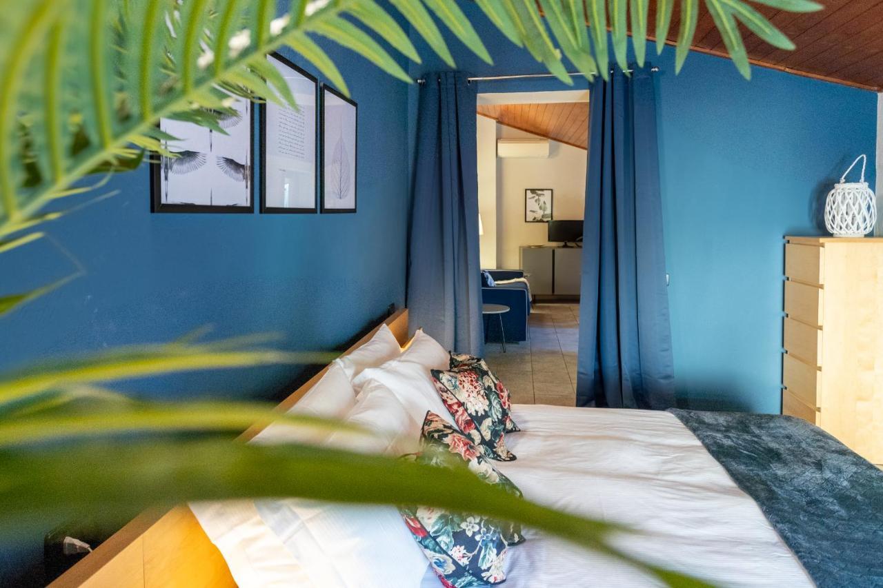 Blue Attic - Historical Como City Center By Rent All Como Exterior foto