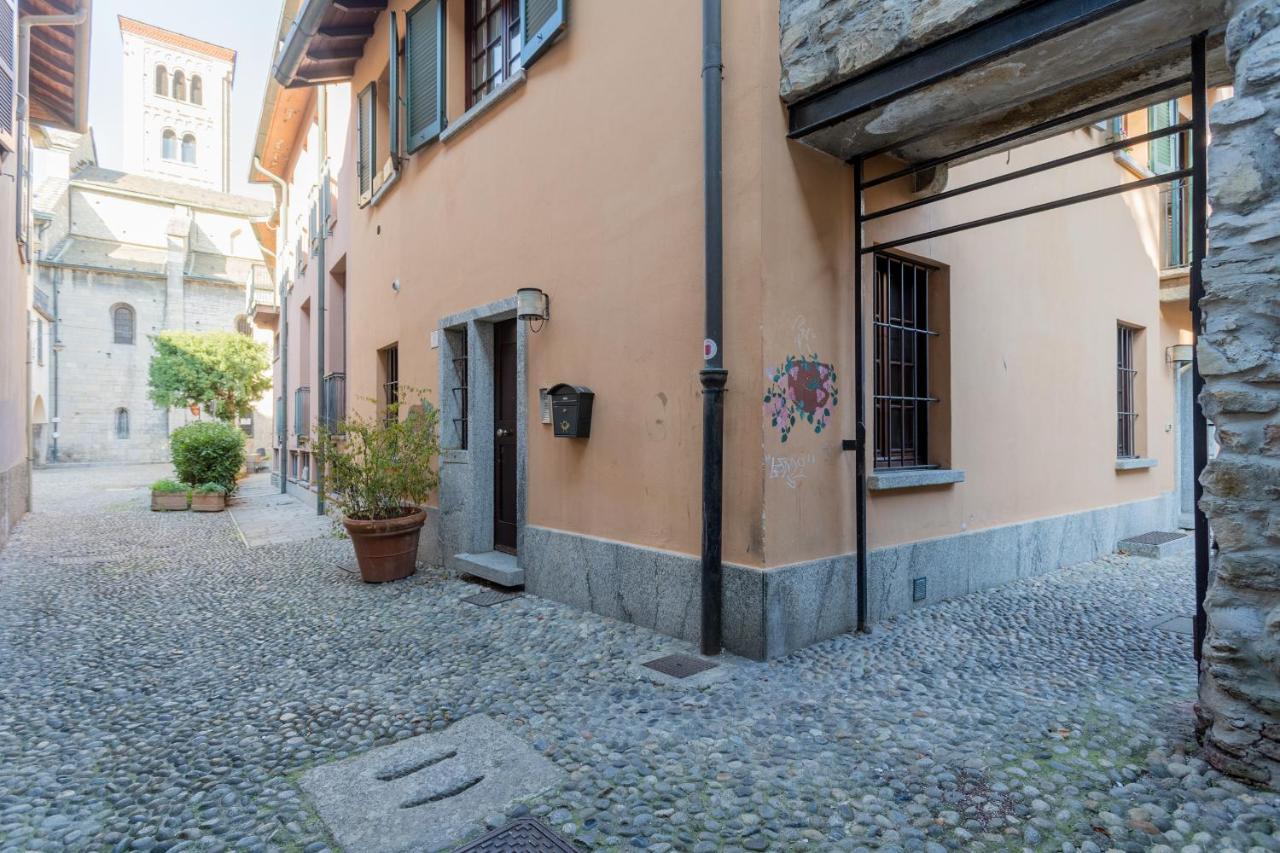 Blue Attic - Historical Como City Center By Rent All Como Exterior foto